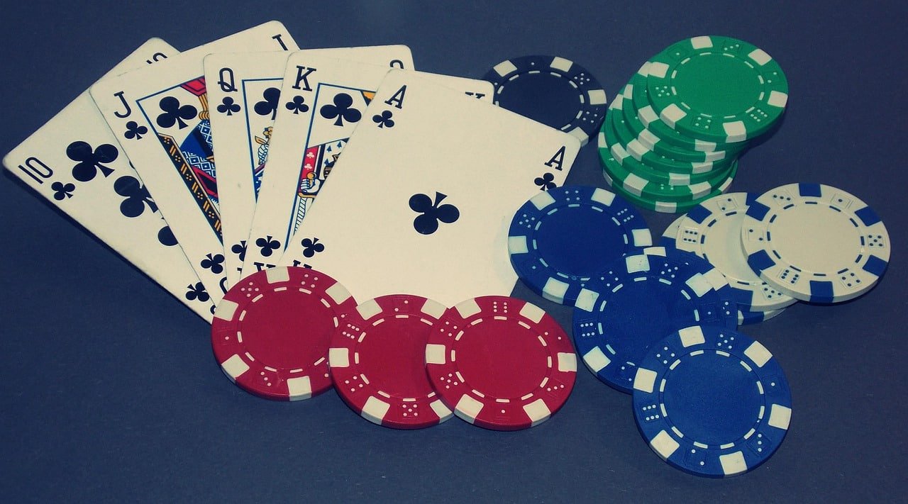 In-play market with game information updates and closing status